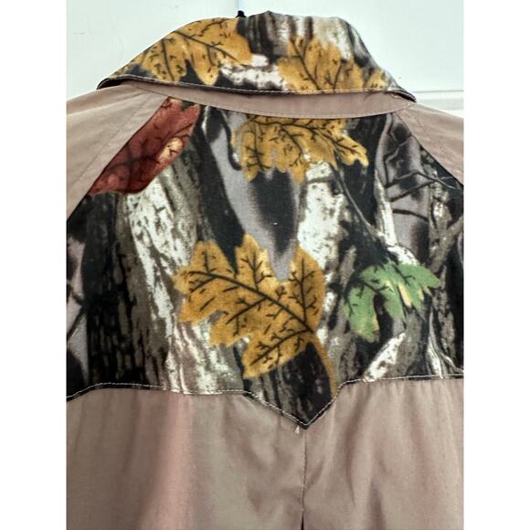 Master Sports Girls Rugged Outdoor Gear Button Up Real Tree Camo Accents XL Girl - Picture 5 of 5